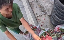 Chuyến xe 18 km không ngờ: Tài xế taxi giúp chở 200 kg vải về tận nhà