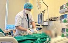 Bỏ qua thủ tục viện phí, bệnh nhân vô danh được cứu sống trong giờ vàng