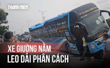 Chật vật vì ùn tắc sau sự cố xe khách suýt lật