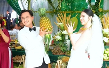 Đám cưới độc lạ với 600 kg trái cây nhà trồng khiến khách mời trầm trồ