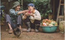 Chàng nhiếp ảnh giữ mãi tình yêu chân chất của ba mẹ