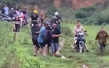 Nữ sinh chăn bò bị sét đánh tử vong ngoài cánh đồng