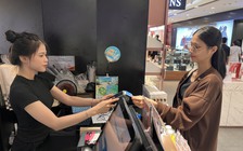 Đi metro, ăn uống… dễ dàng thanh toán không tiền mặt