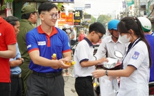 Chàng trai từng là lính kỵ binh gây ấn tượng khi tiếp sức mùa thi