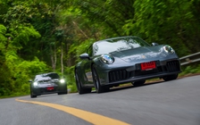 Porsche 911 GTS T-Hybrid: Chiếc 911 'dị' nhất từ trước đến nay