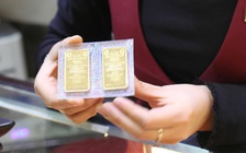 Giá vàng hôm nay 30.6.2025: Thế giới tăng giảm liên tục, trong nước bất động