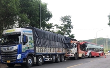 Tai nạn xe khách nghiêm trọng ở Huế khiến phụ xe tử vong, 27 người bị thương