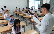 Giám thị tuân thủ quy chế thi để đảm bảo quyền lợi thí sinh