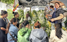 Thực khách ở TP.HCM tiễn bà chủ The Lunch Lady lần cuối