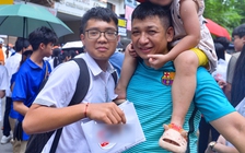 Phụ huynh tặng iPhone, hứa tổ chức sinh nhật tại Marriott sau kỳ thi lớp 10