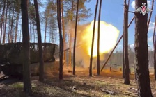 Chiến sự Ukraine ngày 1.202: Kỷ lục mới về số UAV, sân bay gần Ba Lan bị tập kích