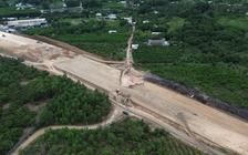 Chủ đầu tư đã làm đường tạm cho người dân đi lại