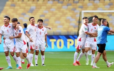 Đội tuyển Việt Nam tập cực vui trên ‘chảo lửa’, sân Bukit Jalil phản ứng kỳ lạ: Vé vẫn ế!