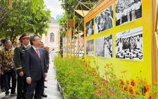 Dâng hương, khai mạc triển lãm ảnh tưởng nhớ cố Tổng Bí thư Nguyễn Văn Linh