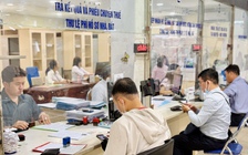 TP.HCM: Tận tụy hướng dẫn người dân làm thủ tục hành chính ngày đầu sáp nhập