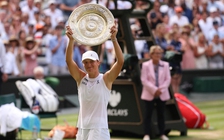 Iga Swiatek đăng quang Wimbledon 2025: Bản lĩnh cứng thắng tâm lý yếu