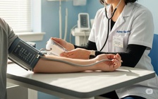 Bài tập đơn giản chỉ 12 phút, không ngờ giúp hạ huyết áp cực hay