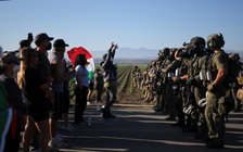 Làn sóng ủng hộ nhập cư hồi sinh mạnh mẽ ở Mỹ