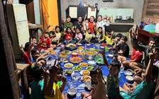 Những bữa ăn triệu view của trẻ em vùng cao