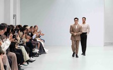 Chuyển mình giữa 'cơn bão' đóng cửa