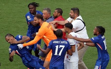 HLV Enrique tự nhận ‘thật ngu ngốc’, sẽ bị FIFA phạt nặng vì tát cầu thủ Chelsea