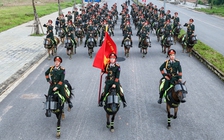 Ngắm Cảnh sát cơ động kỵ binh luyện tập trước thềm diễu binh A80