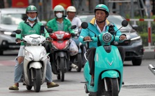 Từ 2026, chỉ xe điện mới được chạy xe công nghệ và giao hàng tại TP.HCM