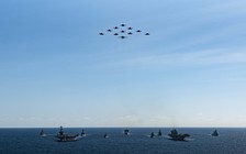 Anh, Mỹ phô diễn sức mạnh nhóm tàu sân bay ở Thái Bình Dương