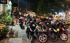 Vỉa hè lại bị tái chiếm, TP.HCM đề xuất lắp camera phạt nguội