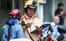 Không có bằng lái xe, tại sao người đi xe SH bị phạt nặng hơn xe Wave?