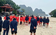 Đội tuyển nữ Việt Nam tập dưới mưa nhẹ do ảnh hưởng bão số 3, Huỳnh Như sang Úc làm gì?