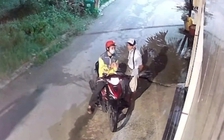 Công an TP.HCM bắt kẻ giật 110 tờ vé số của người khuyết tật