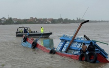 Chìm tàu đánh cá ở Quảng Ninh, 9 người được cứu kịp thời