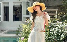 Cặp đôi áo trễ vai và chân váy tạo nên nét quyến rũ khó cưỡng