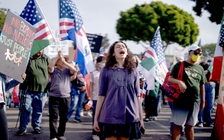 Nhà Trắng dừng nhắm vào người nhập cư ở 20 bang