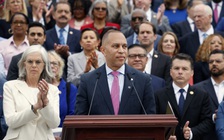 Tỷ lệ ủng hộ đảng Dân chủ xuống thấp nhất trong 35 năm?