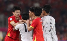 Đình Bắc bị U.23 Indonesia… bóp cổ?