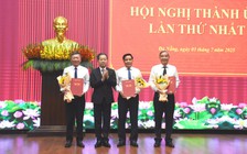 Đà Nẵng: 3 chủ tịch cùng lúc nhận quyết định nghỉ hưu trước tuổi