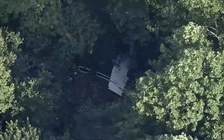 Máy bay chở 15 người trượt khỏi đường băng tại Mỹ