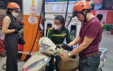 Giá xăng dầu đồng loạt giảm