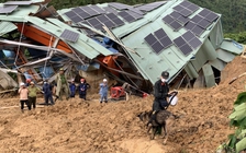 Mưa 2 giờ gần 100 mm, cảnh báo sạt lở đất ở 81 xã, phường miền Trung