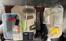 Bắt giữ hai người tàng trữ ma túy, súng K54
