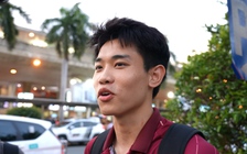 Đình Bắc về nước với đầy vết xước trên cổ nhưng chỉ nhớ đến... trọng tài thổi chung kết