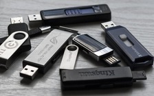 Tại sao USB đầy dữ liệu lại nhẹ hơn USB trống?