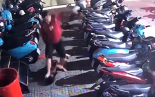 TP.HCM: Phẫn nộ clip người đàn ông đánh đập dã man 2 thiếu niên