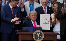 Mổ xẻ đạo luật 'to đẹp' của Mỹ