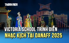 Khán giả bất ngờ khi xem biểu diễn nhạc kịch học đường tại Liên hoan phim châu Á Đà Nẵng