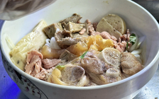 Đi tìm những quán bún bò Huế ngon nức tiếng TP.HCM: Quán 'ruột' của bạn ở đâu?