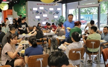 'Độc lạ' buffet sầu riêng đang diễn ra ở TP.HCM: Cửa hàng chuẩn bị gần 2 tấn