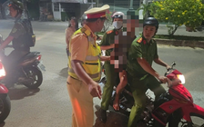 Công an Lâm Đồng bàn giao các đối tượng liên quan vụ hành hung 2 thiếu niên ở TP.HCM